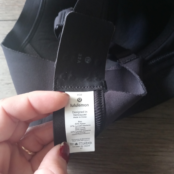 Lululemon black bra - Picture 3 of 3